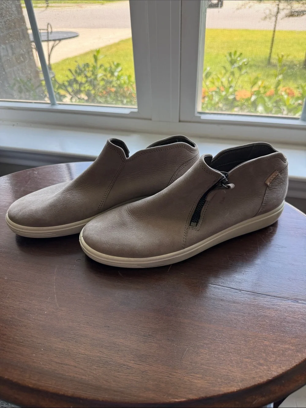 Ecco Women's Taupe Leather Slip-On Sneakers